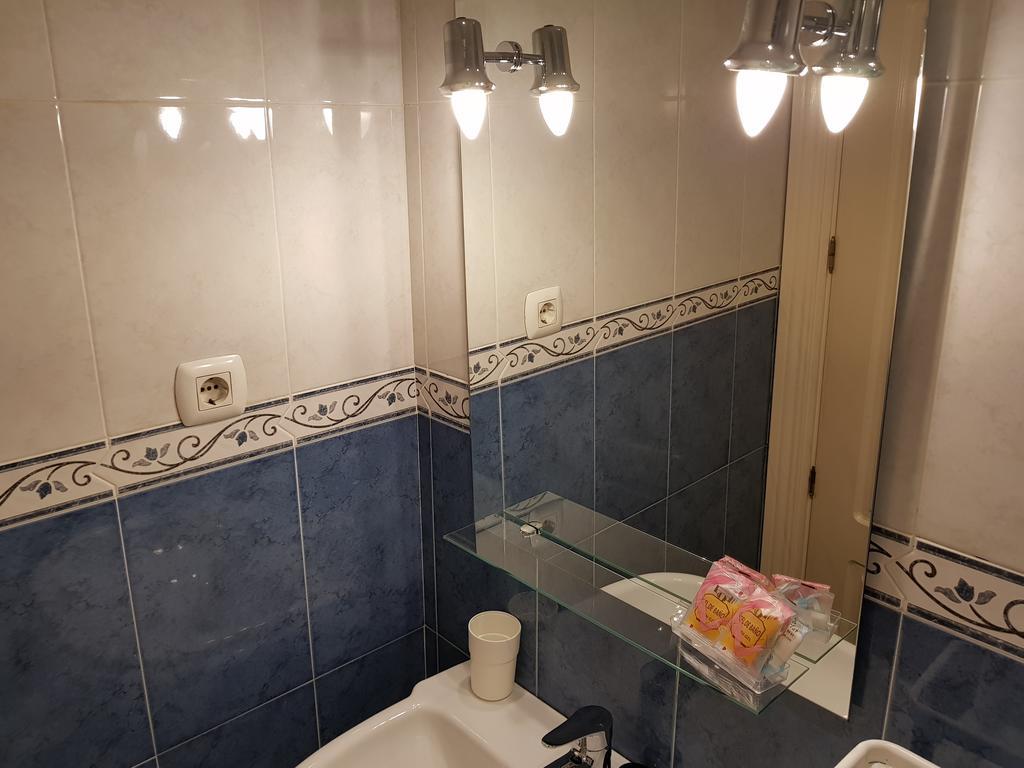 Fan Flat Eugenio (Adults Only) Apartment Malaga Bagian luar foto
