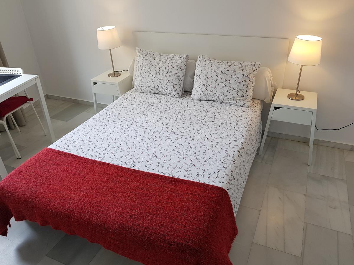 Fan Flat Eugenio (Adults Only) Apartment Malaga Bagian luar foto