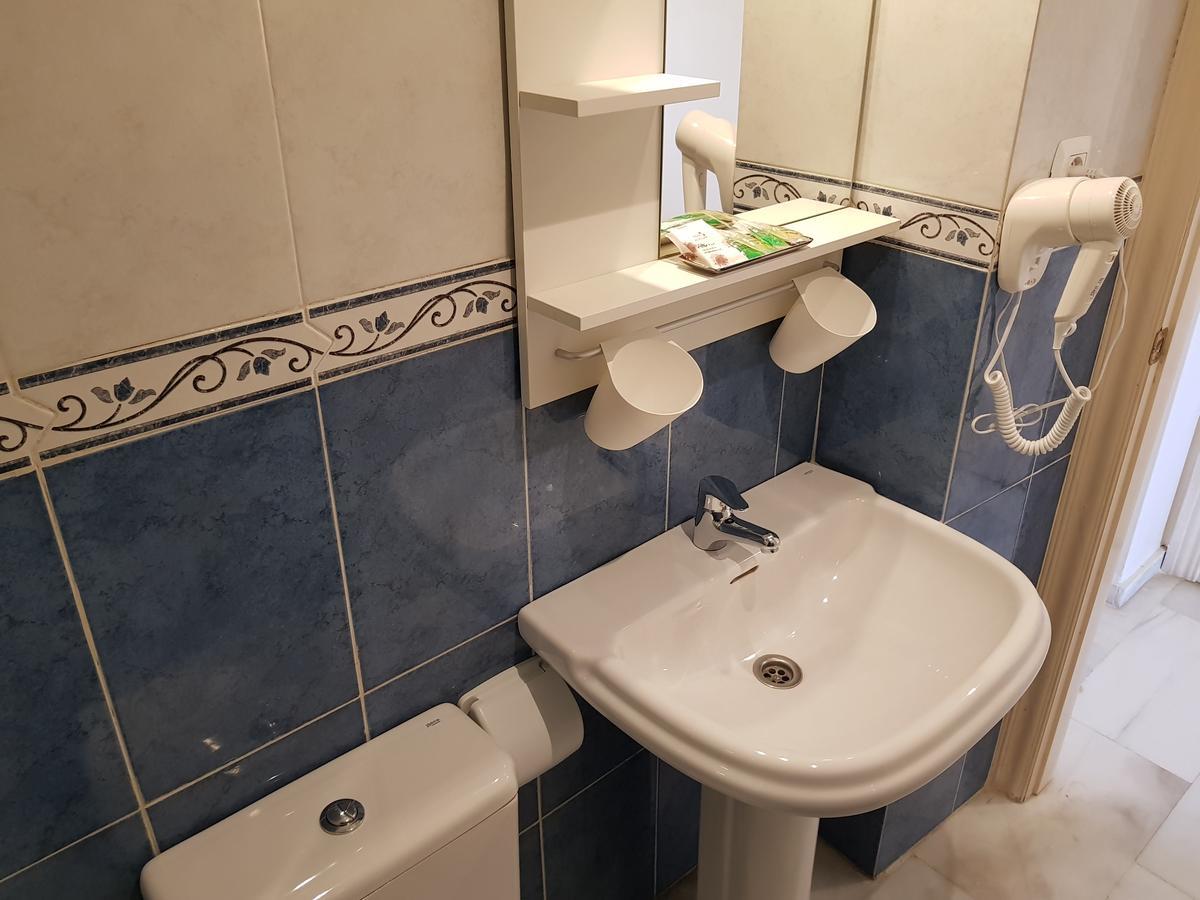 Fan Flat Eugenio (Adults Only) Apartment Malaga Bagian luar foto