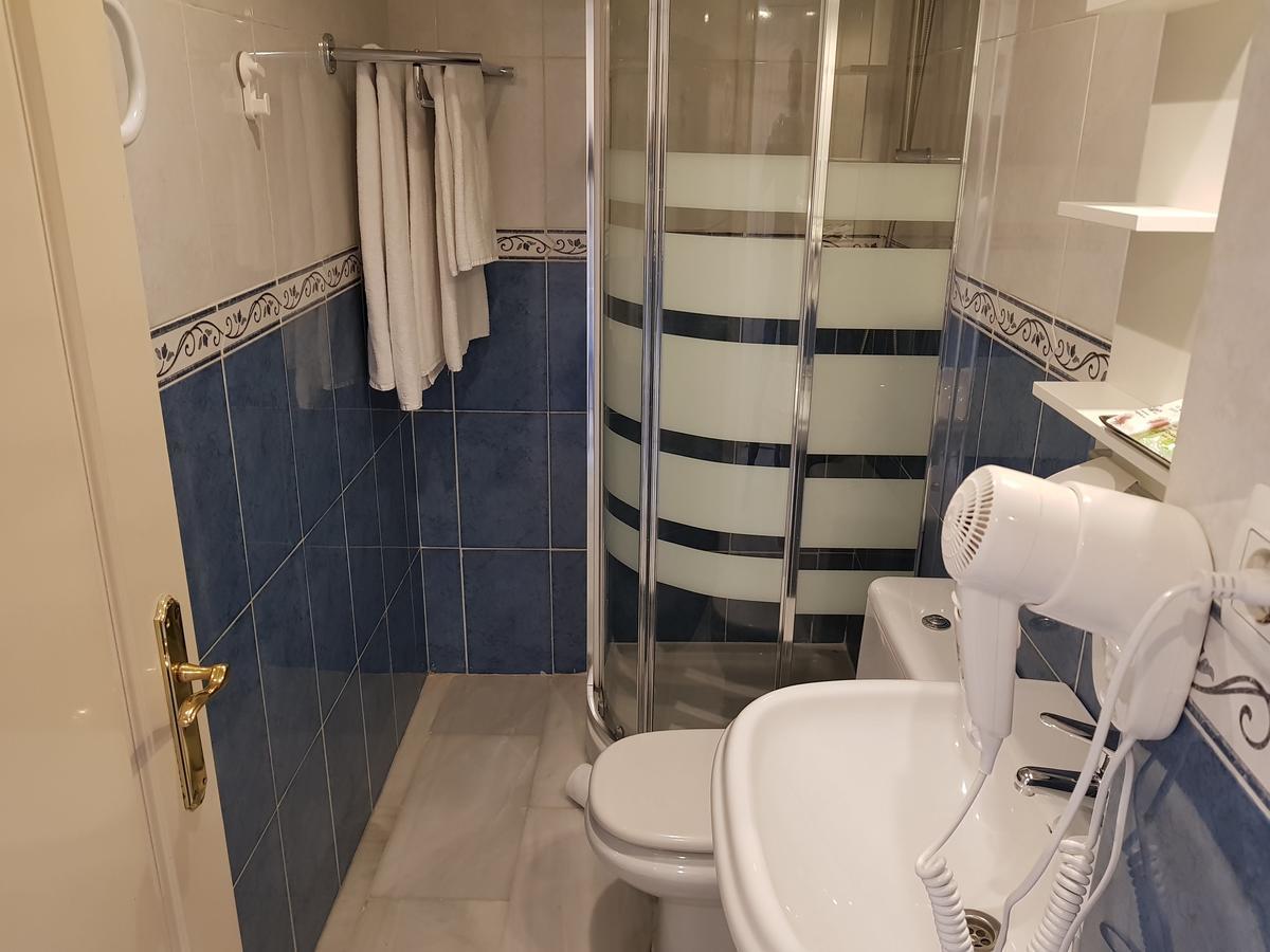 Fan Flat Eugenio (Adults Only) Apartment Malaga Bagian luar foto